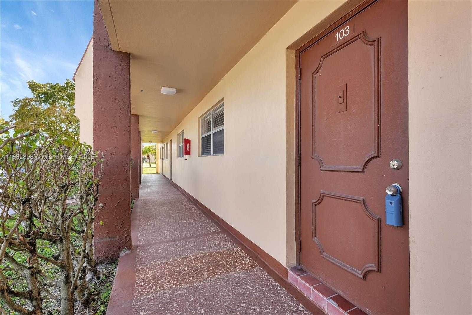 Small Image of 2881 NORTH PINE ISLAND RD #103, Sunrise Number 4