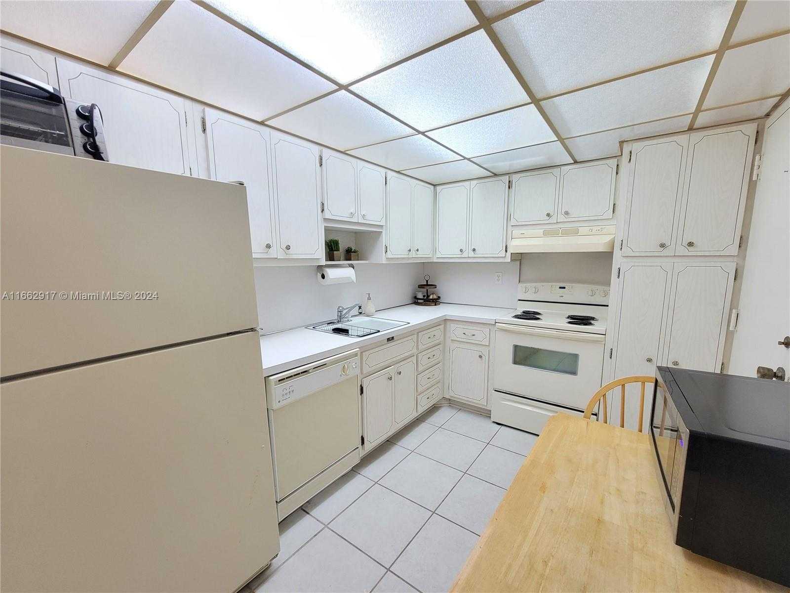 Small Image of 1980 SOUTH OCEAN DR #2C, Hallandale Beach Number 10