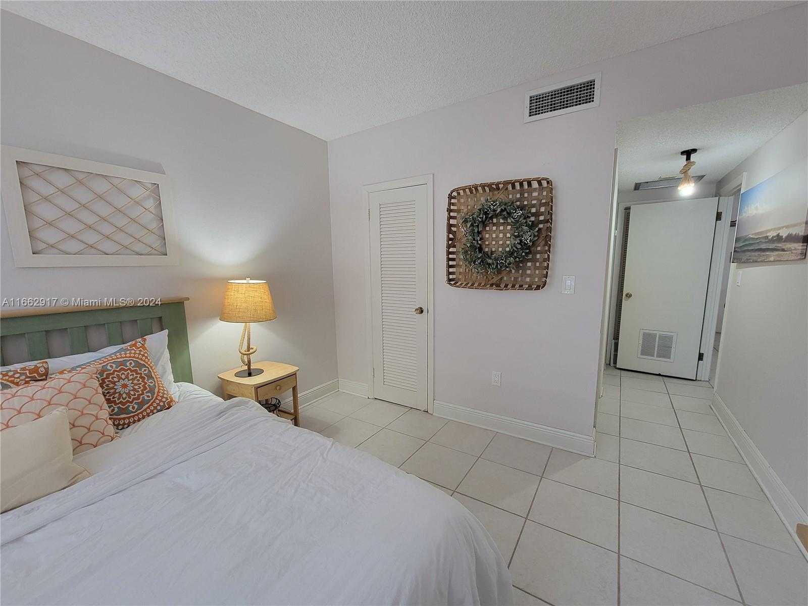 Small Image of 1980 SOUTH OCEAN DR #2C, Hallandale Beach Number 15