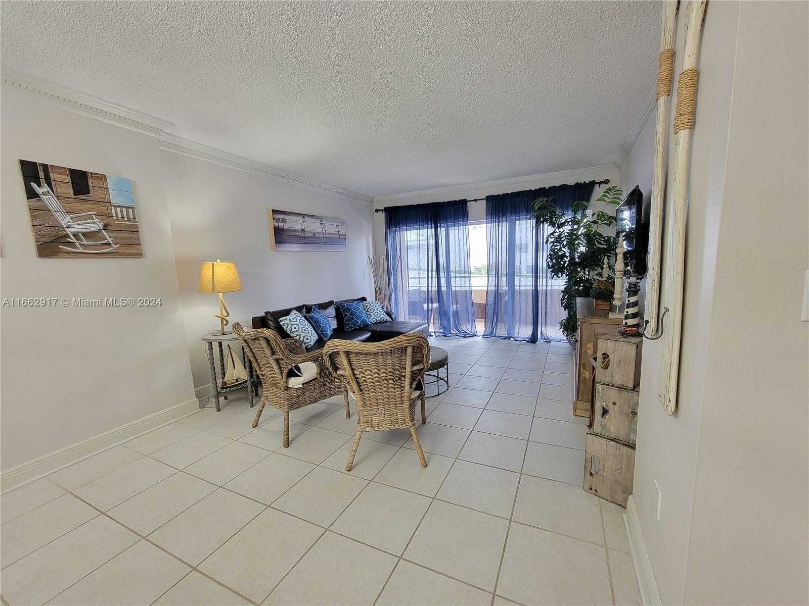Small Image of 1980 SOUTH OCEAN DR #2C, Hallandale Beach Number 3