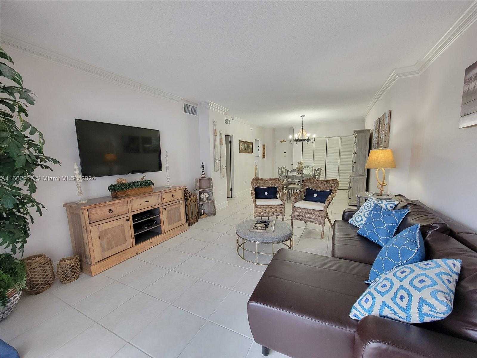 Small Image of 1980 SOUTH OCEAN DR #2C, Hallandale Beach Number 5