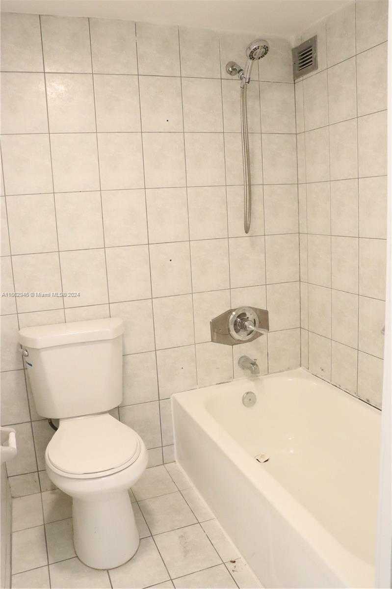 Small Image of 16919 NORTH BAY RD #118, Sunny Isles Beach Number 11