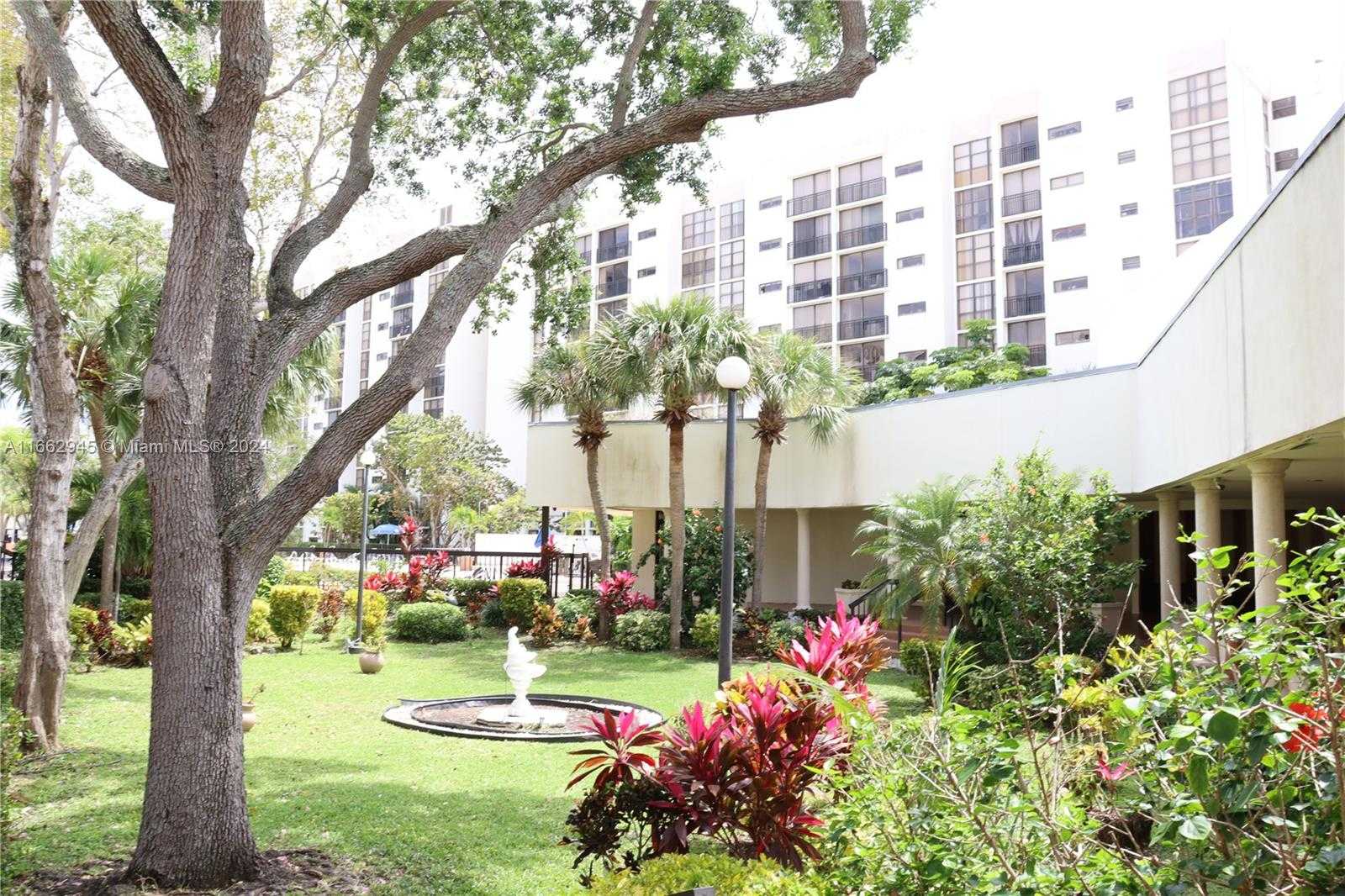 Small Image of 16919 NORTH BAY RD #118, Sunny Isles Beach Number 18