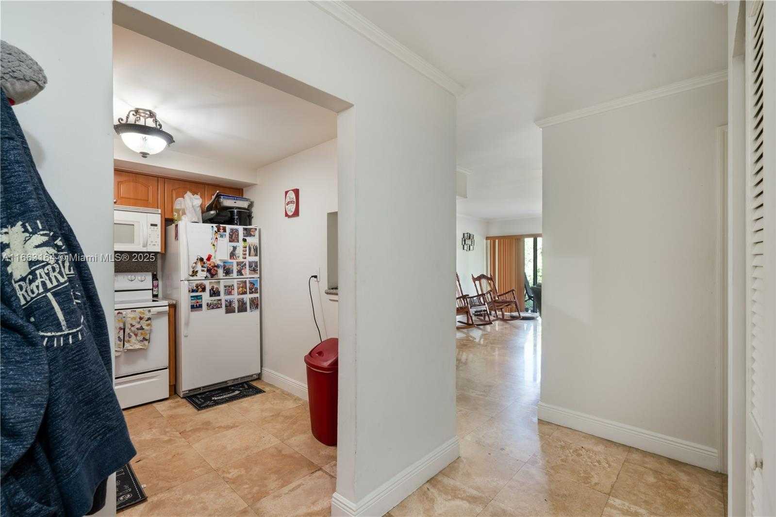 Small Image of 9371 FONTAINEBLEAU BLVD #I204, Miami Number 12
