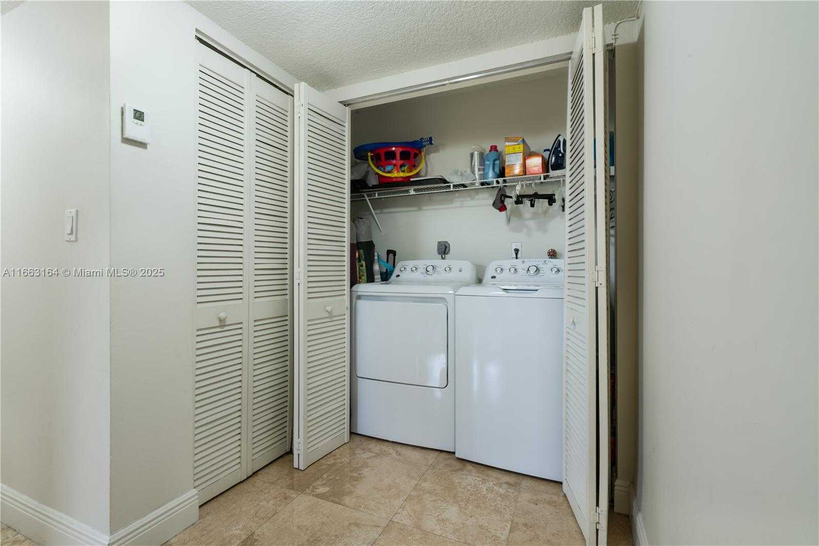 Small Image of 9371 FONTAINEBLEAU BLVD #I204, Miami Number 22