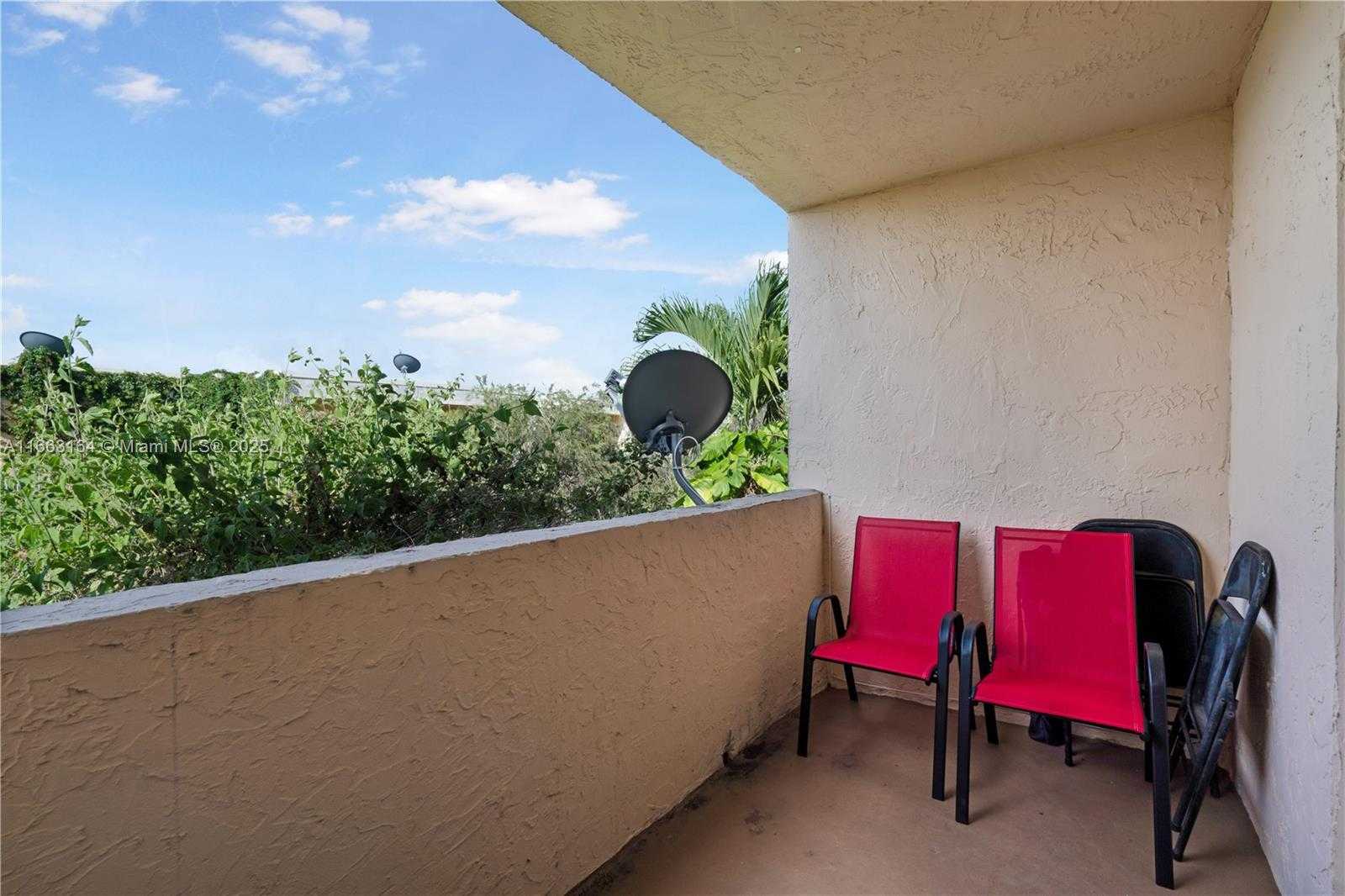 Small Image of 9371 FONTAINEBLEAU BLVD #I204, Miami Number 23
