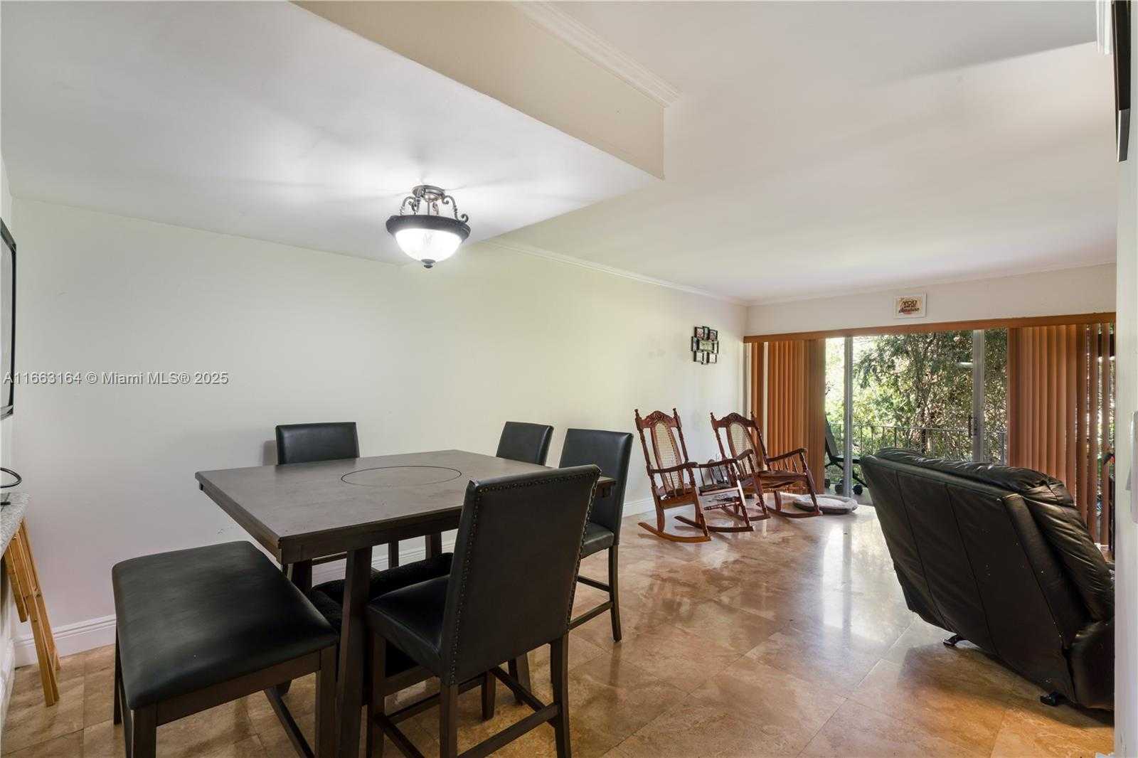 Small Image of 9371 FONTAINEBLEAU BLVD #I204, Miami Number 8