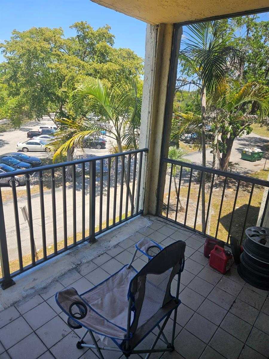 Small Image of 3300 SPANISH MOSS TER #301, Lauderhill Number 18