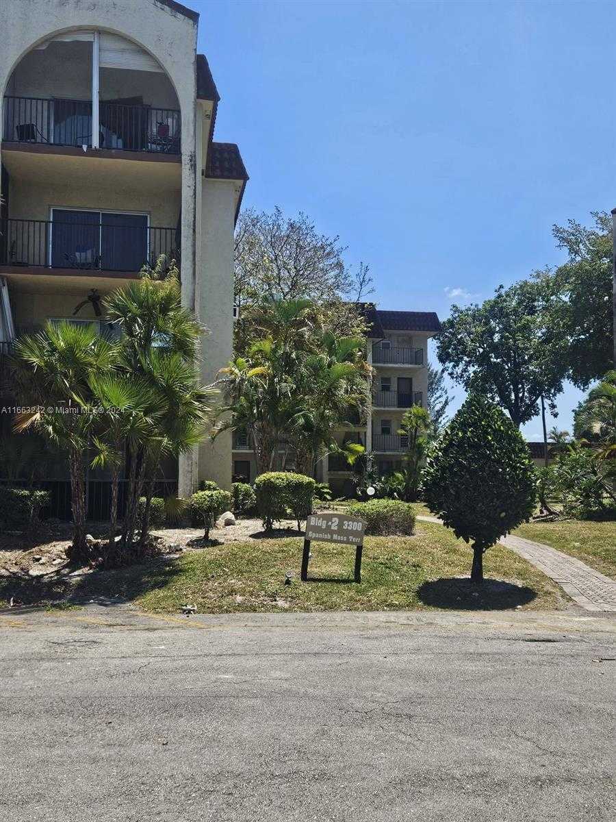 Small Image of 3300 SPANISH MOSS TER #301, Lauderhill Number 19