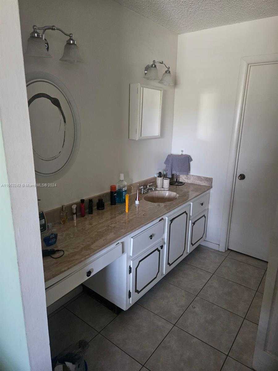 Small Image of 3300 SPANISH MOSS TER #301, Lauderhill Number 23