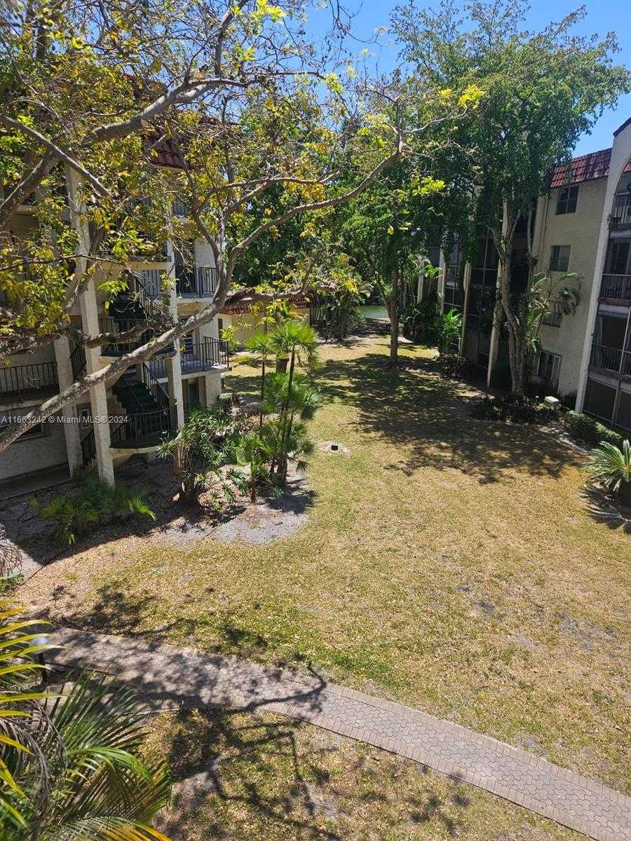 Small Image of 3300 SPANISH MOSS TER #301, Lauderhill Number 24
