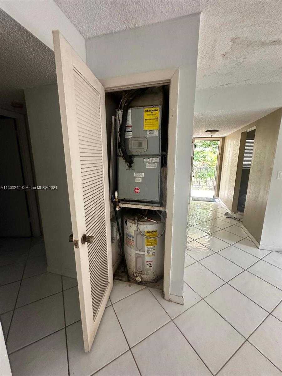 Small Image of 3300 SPANISH MOSS TER #301, Lauderhill Number 33