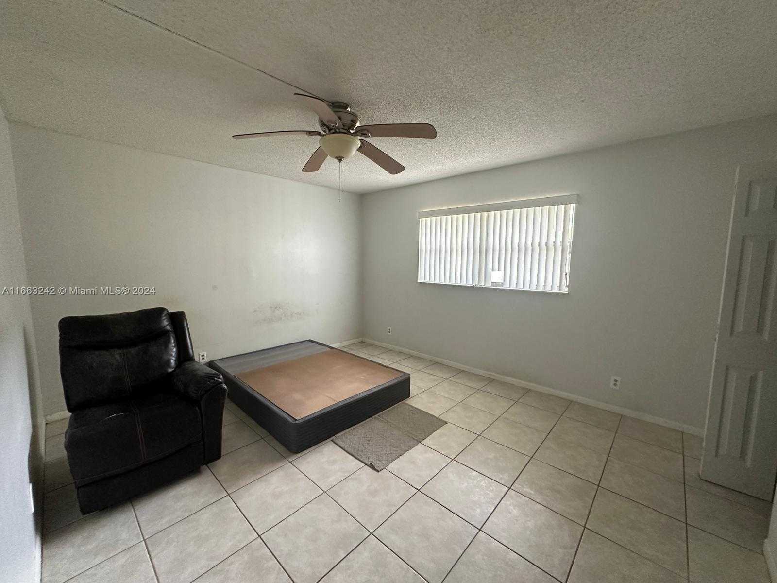 Small Image of 3300 SPANISH MOSS TER #301, Lauderhill Number 38
