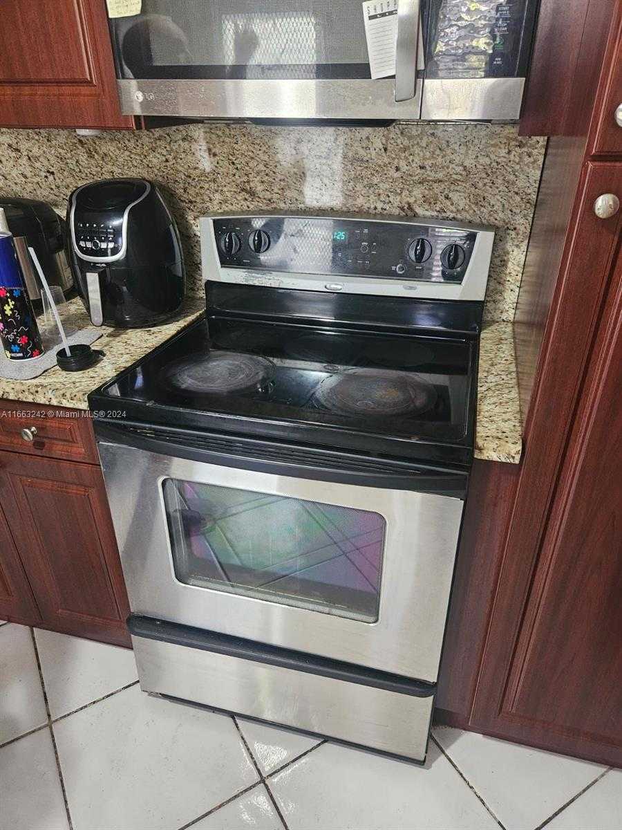 Small Image of 3300 SPANISH MOSS TER #301, Lauderhill Number 4