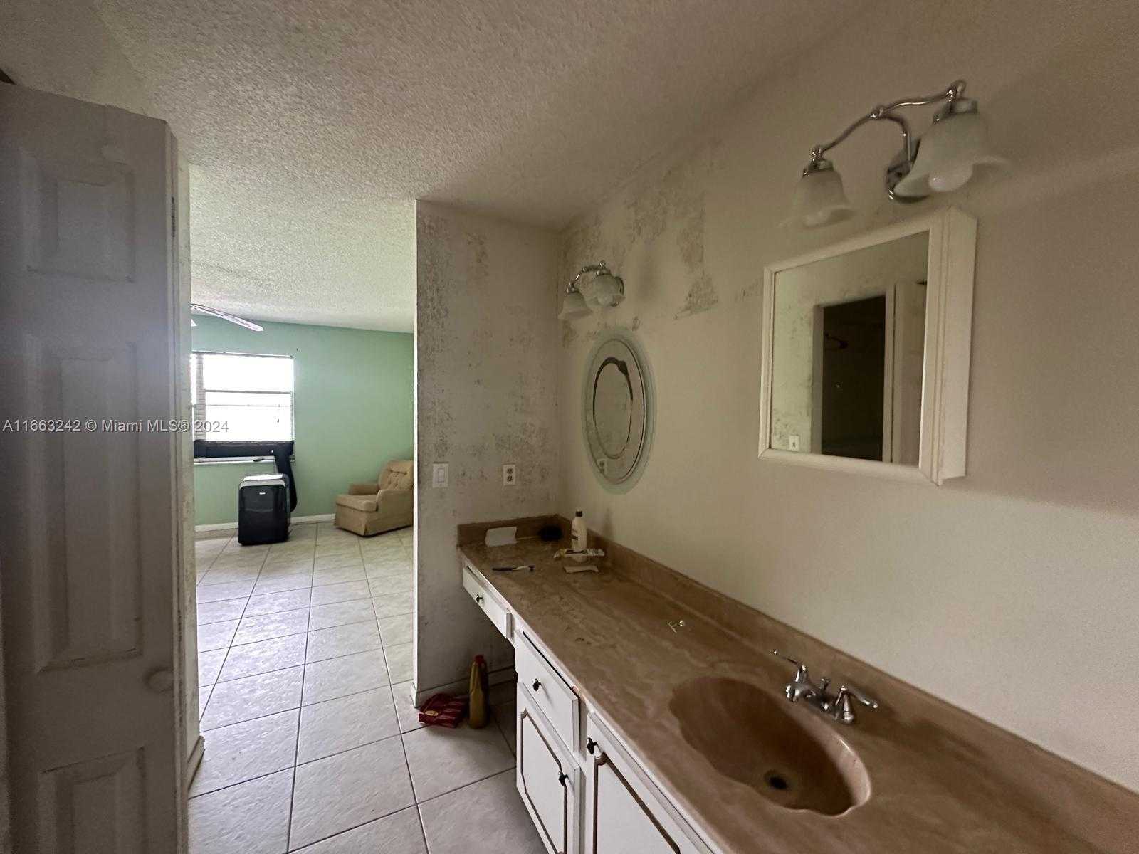 Small Image of 3300 SPANISH MOSS TER #301, Lauderhill Number 42