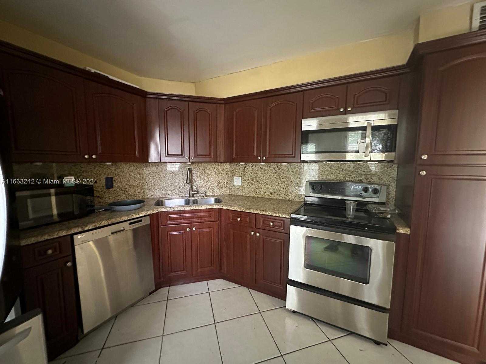 Small Image of 3300 SPANISH MOSS TER #301, Lauderhill Number 59