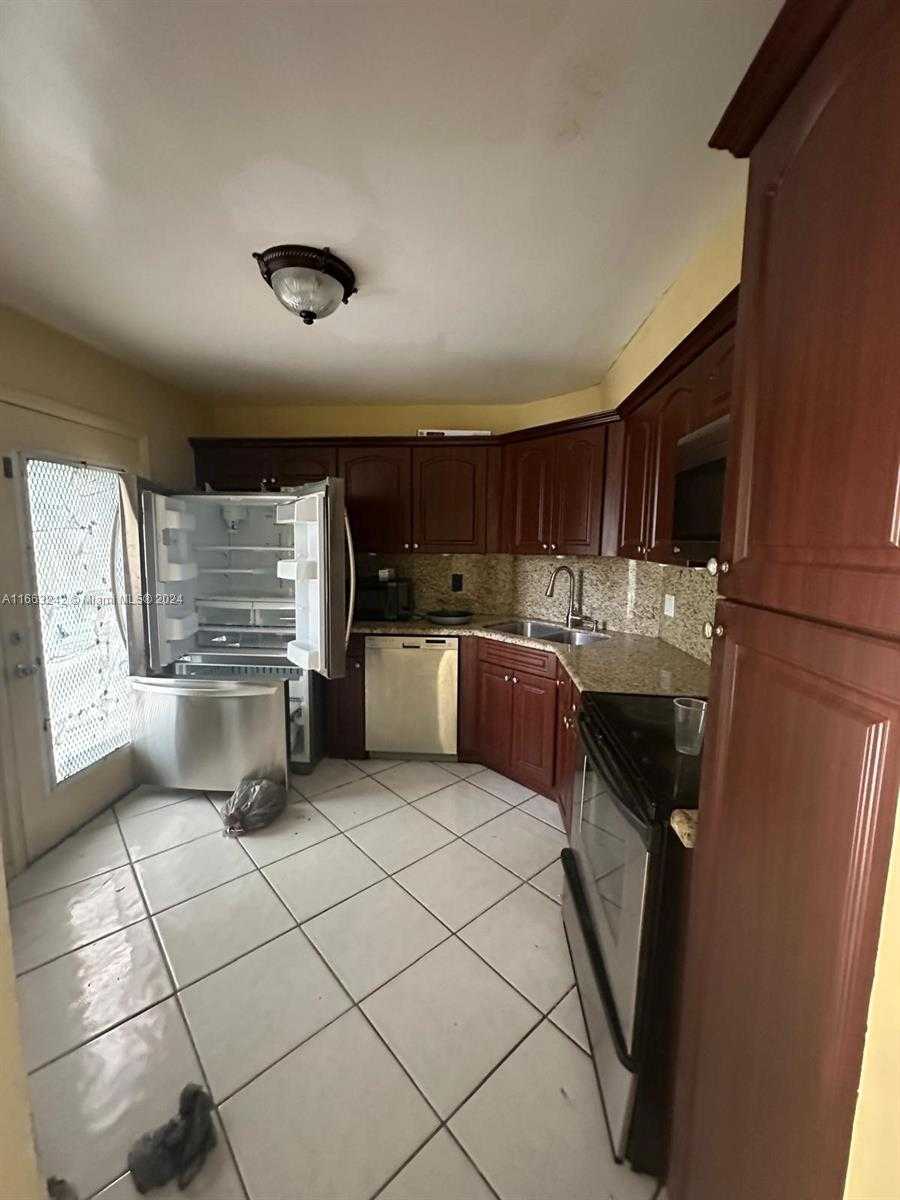 Small Image of 3300 SPANISH MOSS TER #301, Lauderhill Number 62