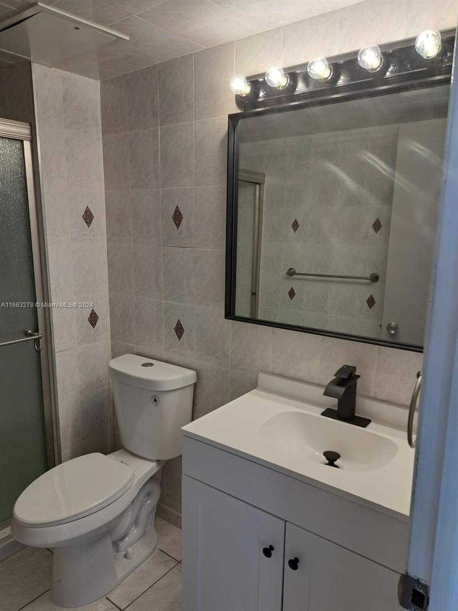 Small Image of 18061 BISCAYNE BLVD #702, Aventura Number 14