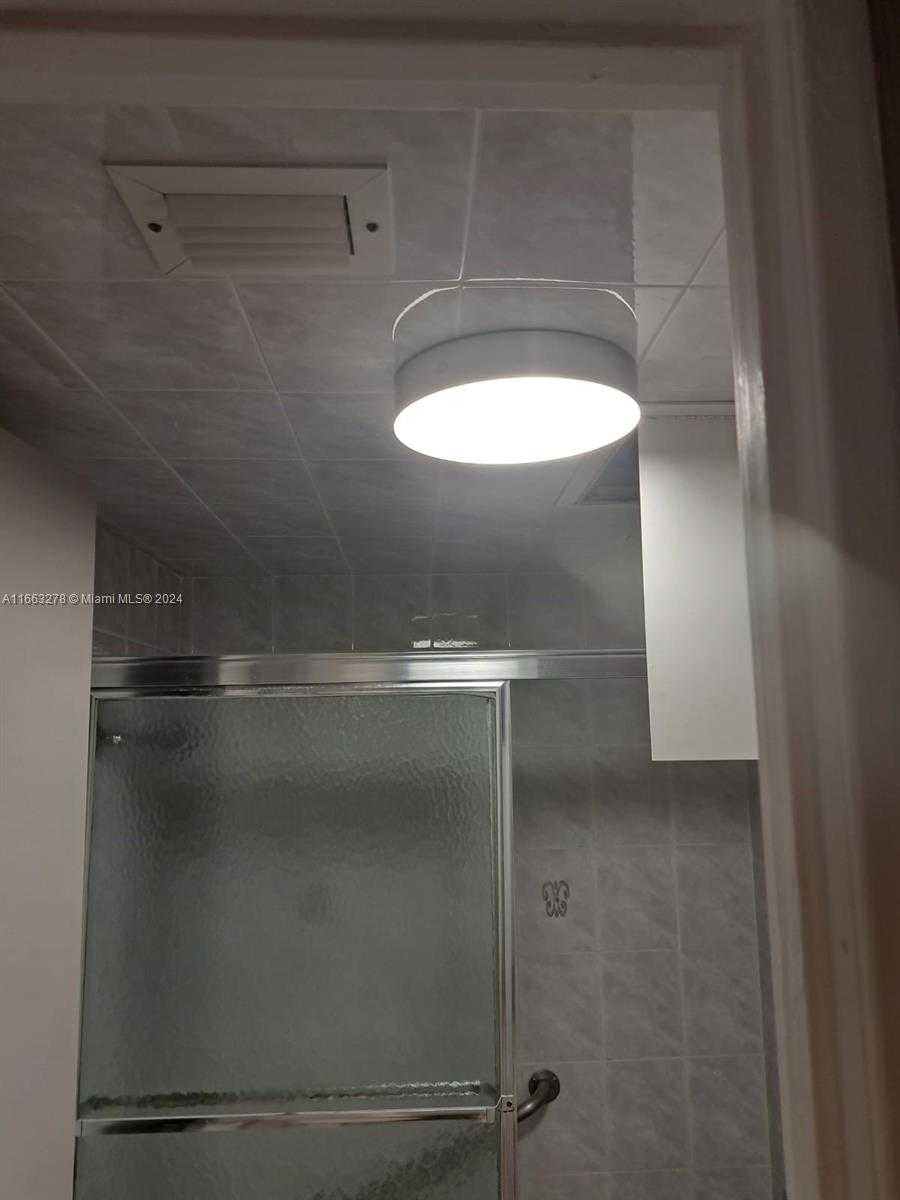Small Image of 18061 BISCAYNE BLVD #702, Aventura Number 18