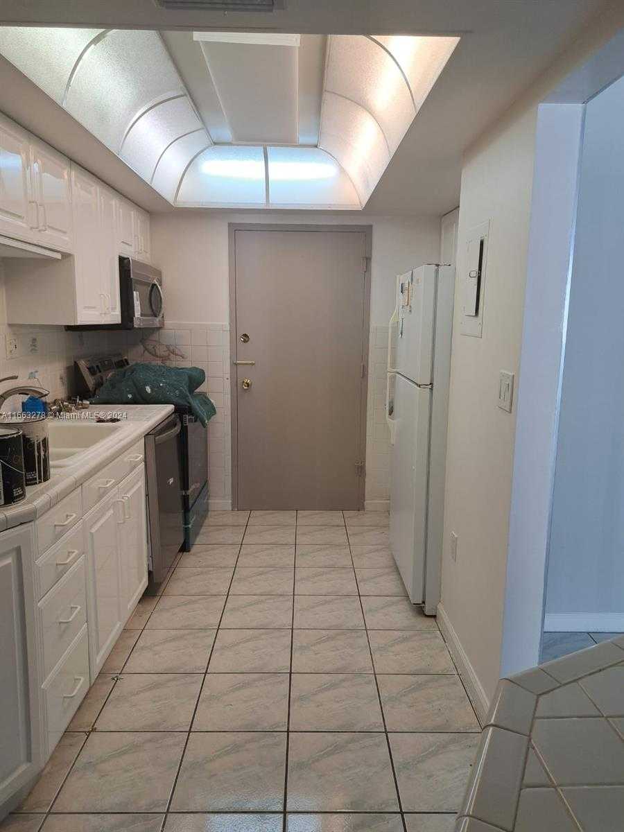 Small Image of 18061 BISCAYNE BLVD #702, Aventura Number 20