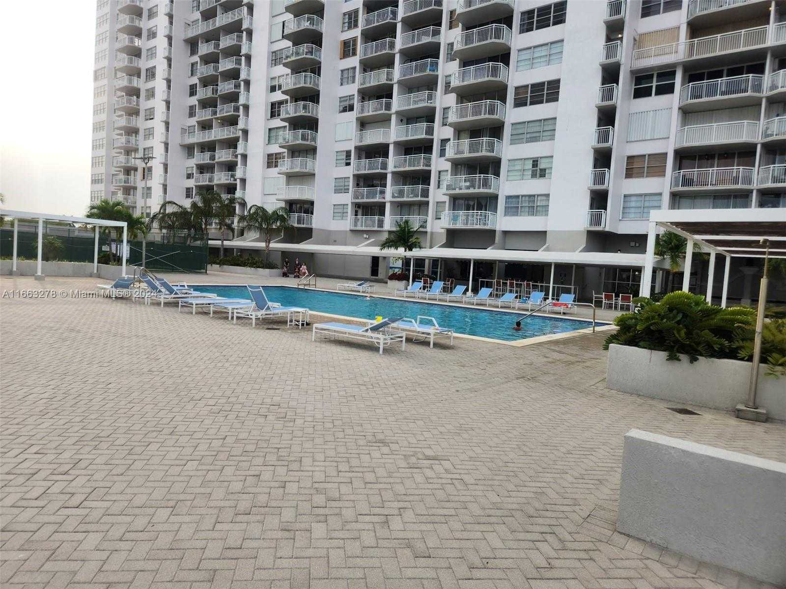 Small Image of 18061 BISCAYNE BLVD #702, Aventura Number 22