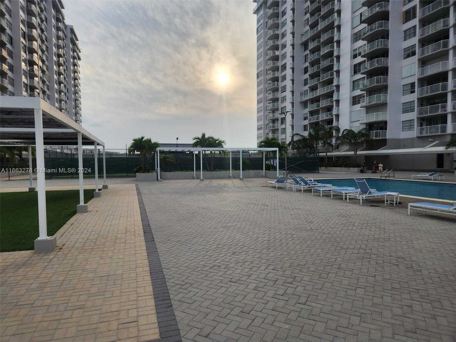 Small Image of 18061 BISCAYNE BLVD #702, Aventura Number 25