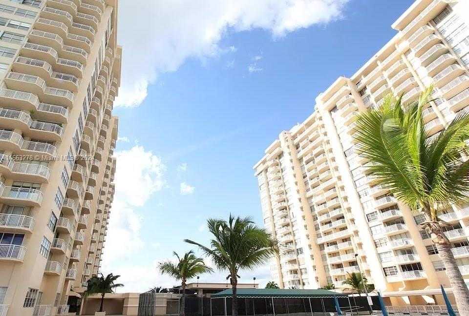 Small Image of 18061 BISCAYNE BLVD #702, Aventura Number 31