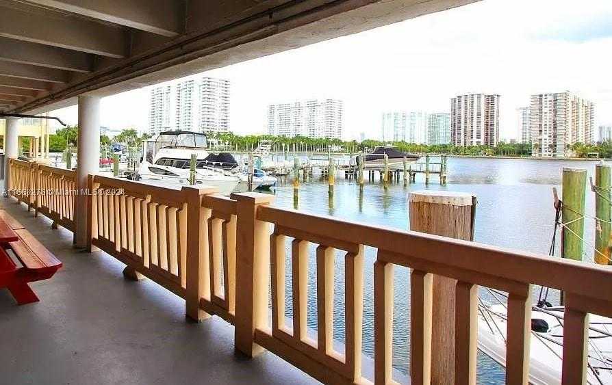 Small Image of 18061 BISCAYNE BLVD #702, Aventura Number 32