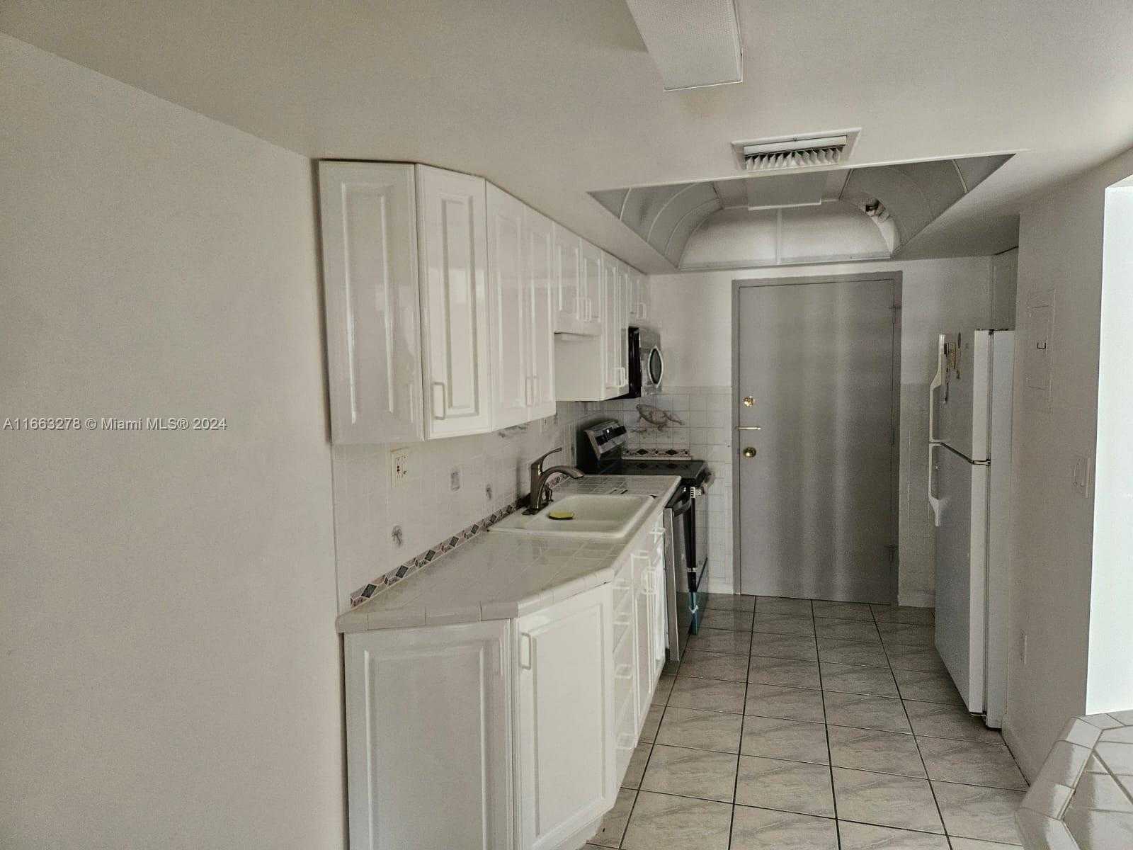 Small Image of 18061 BISCAYNE BLVD #702, Aventura Number 46