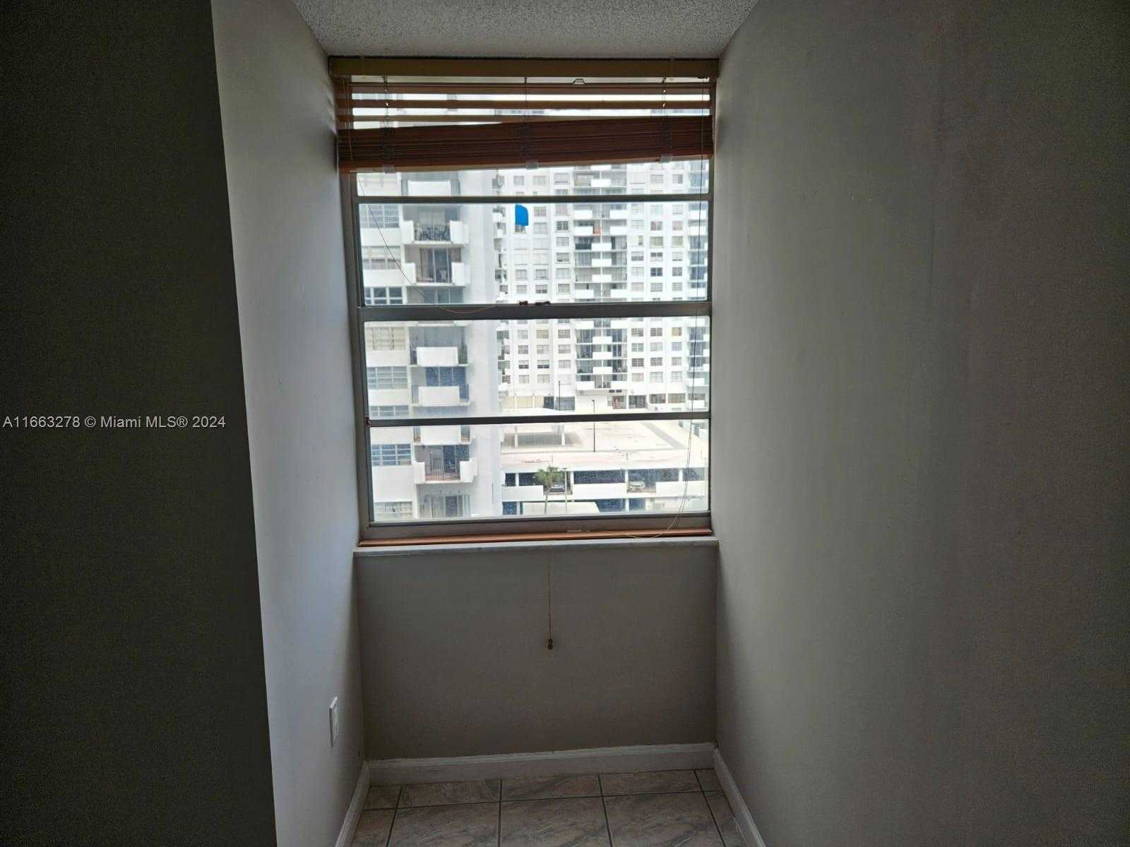 Small Image of 18061 BISCAYNE BLVD #702, Aventura Number 48