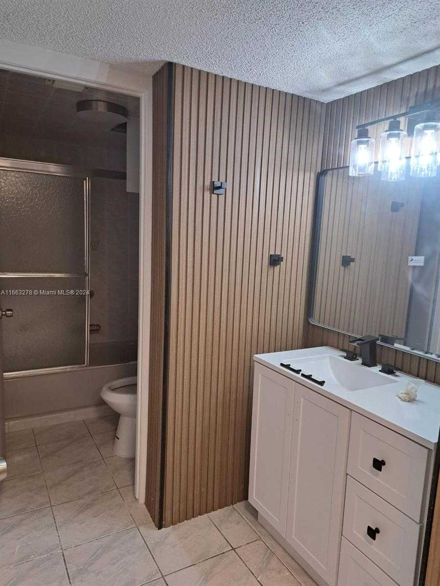 Small Image of 18061 BISCAYNE BLVD #702, Aventura Number 5