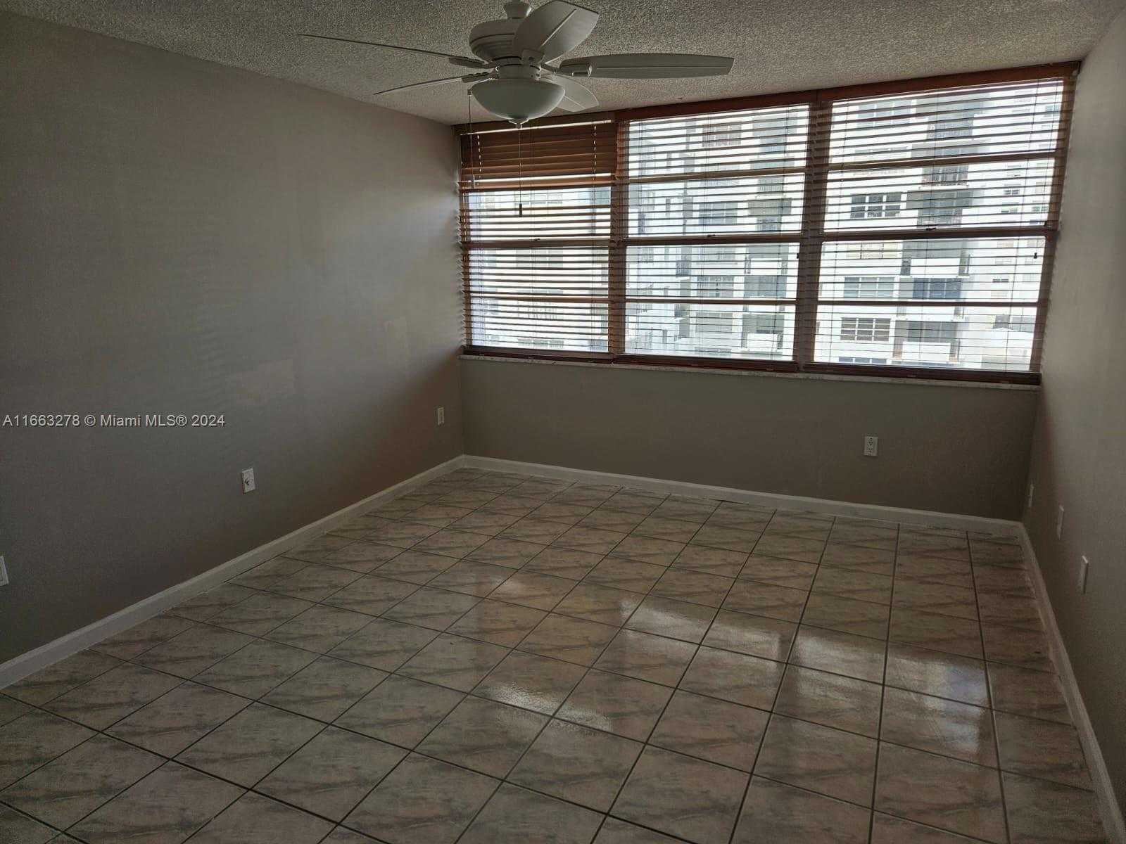 Small Image of 18061 BISCAYNE BLVD #702, Aventura Number 50