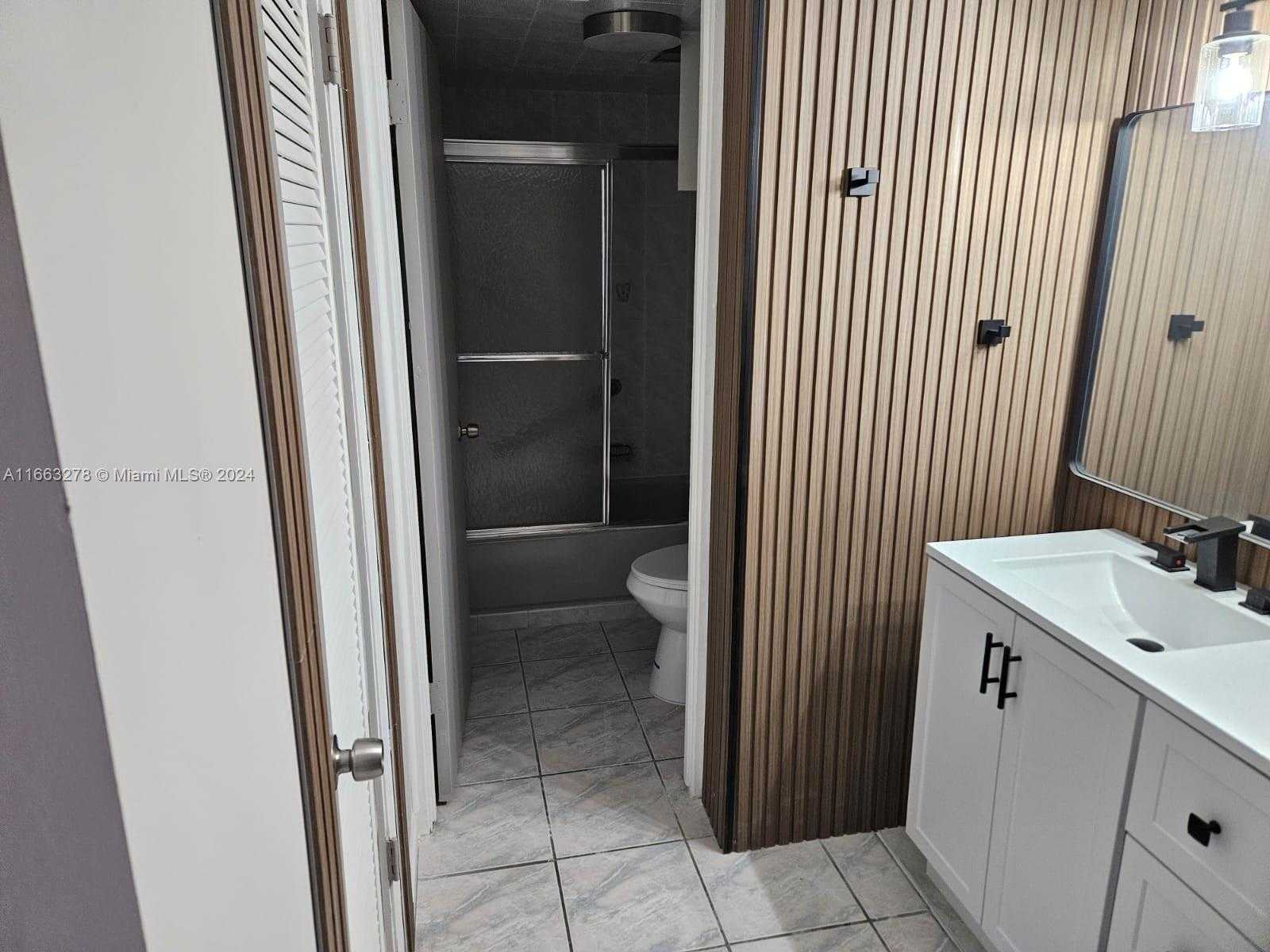 Small Image of 18061 BISCAYNE BLVD #702, Aventura Number 51