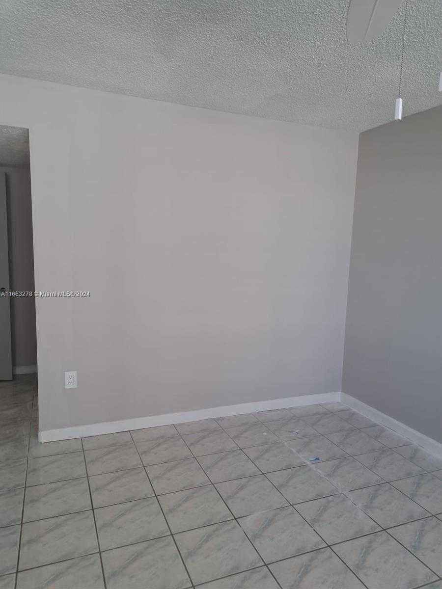 Small Image of 18061 BISCAYNE BLVD #702, Aventura Number 7