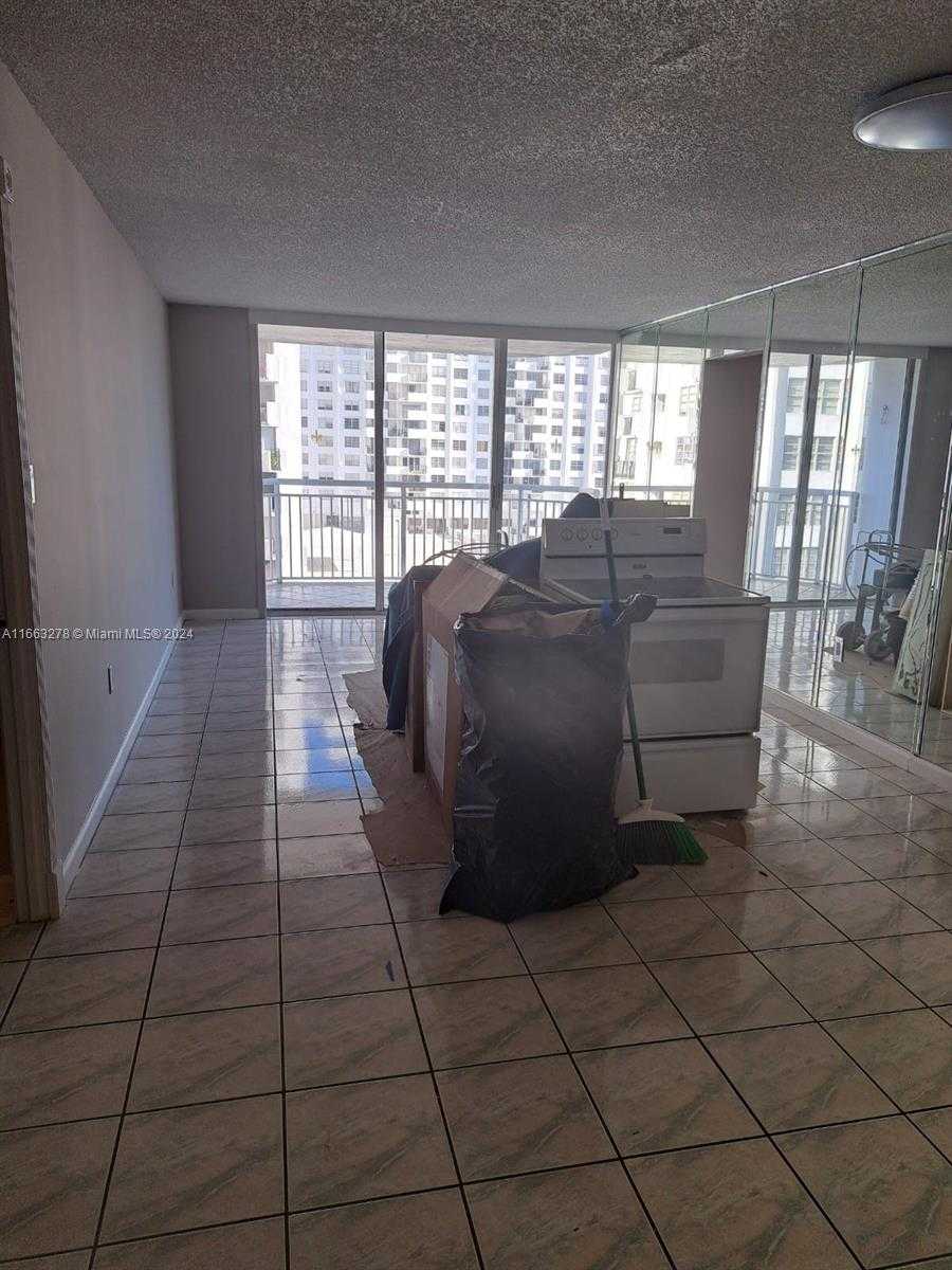 Small Image of 18061 BISCAYNE BLVD #702, Aventura Number 9