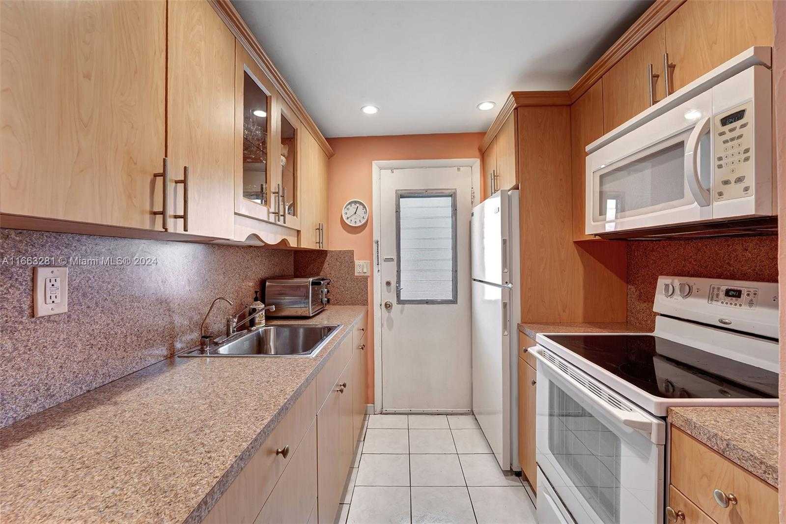Small Image of 17090 NORTH EAST 14TH AVE #209, North Miami Beach Number 4