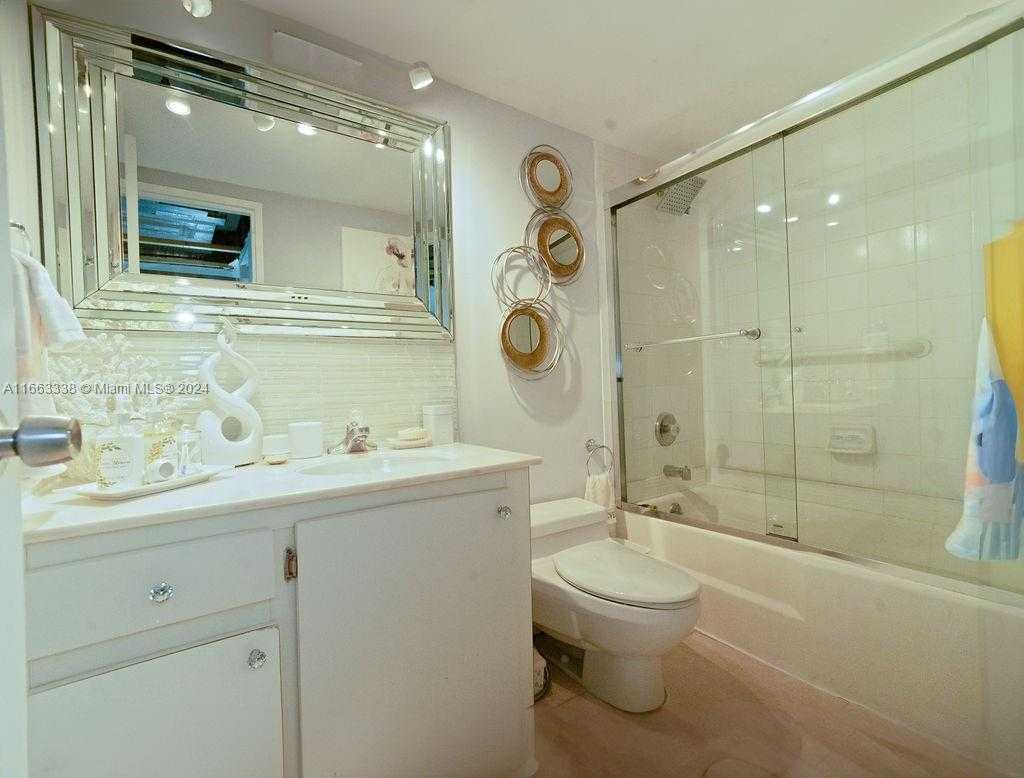 Small Image of 5151 COLLINS AVE #925, Miami Beach Number 11