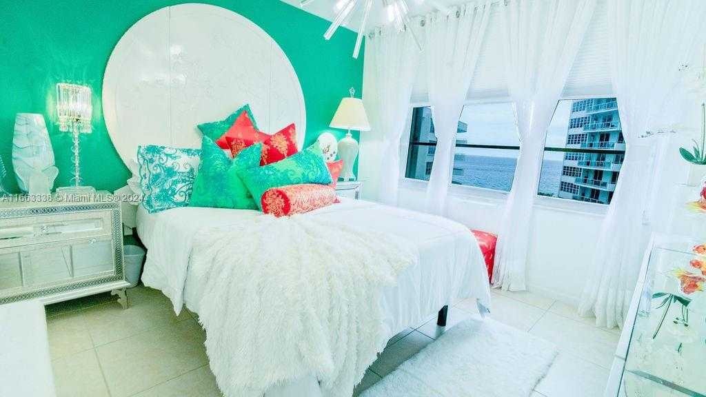 Small Image of 5151 COLLINS AVE #925, Miami Beach Number 23