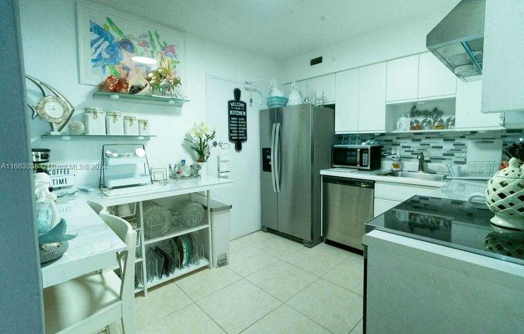 Small Image of 5151 COLLINS AVE #925, Miami Beach Number 25