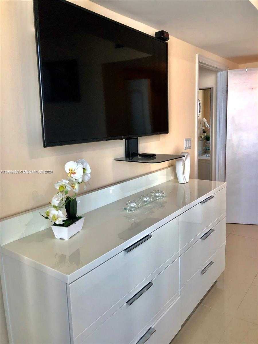 Small Image of 16699 COLLINS AVE #1705, Sunny Isles Beach Number 19