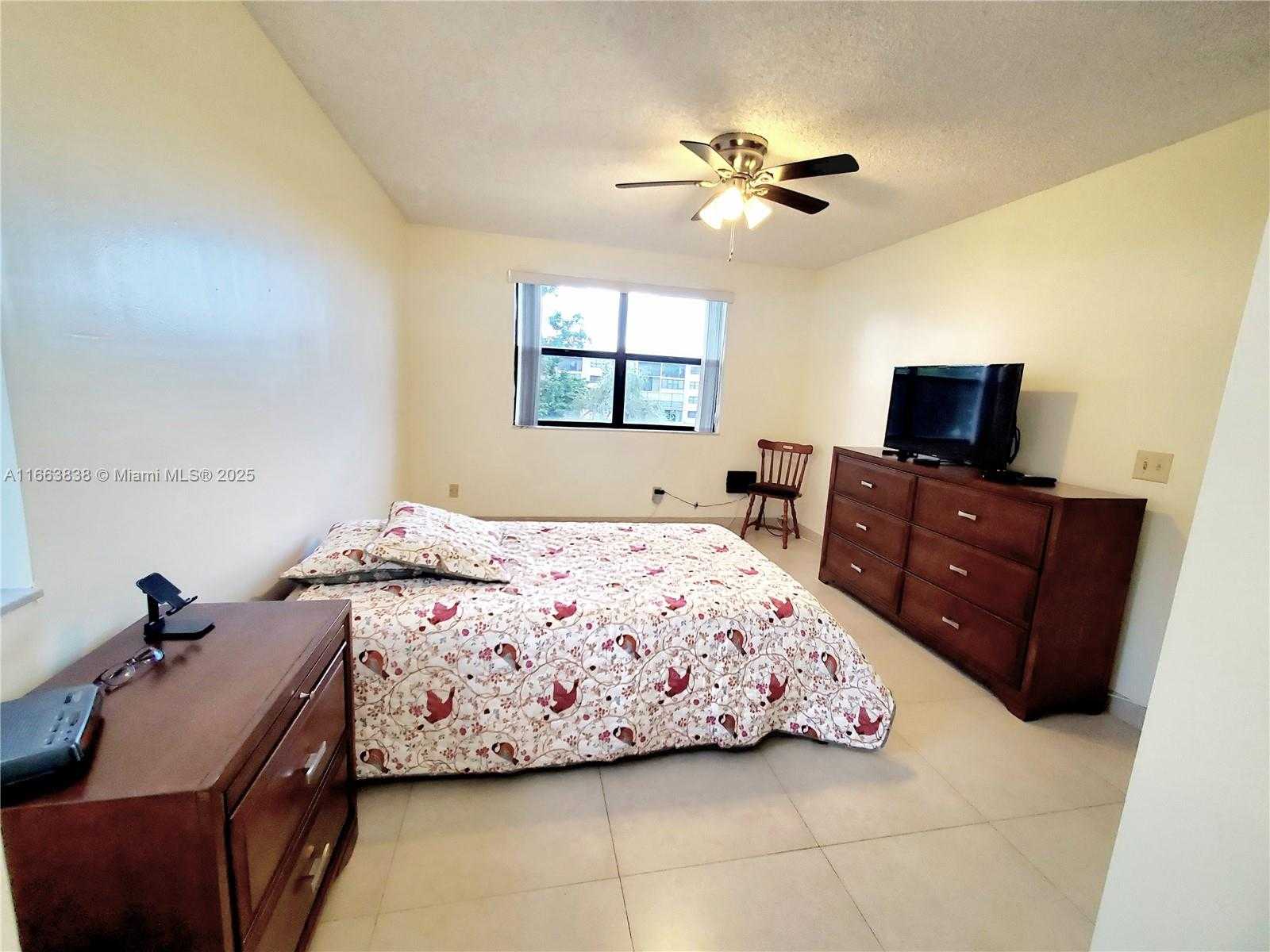 Small Image of 2941 NORTH NOB HILL RD #301, Sunrise Number 19