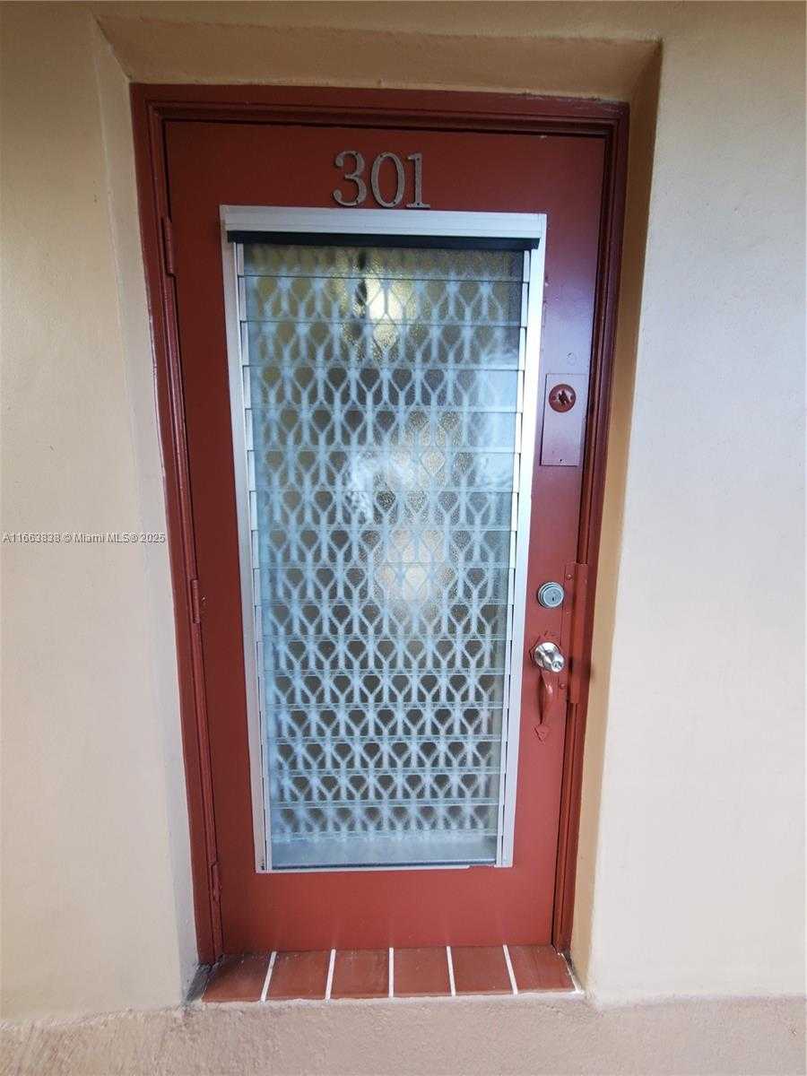 Small Image of 2941 NORTH NOB HILL RD #301, Sunrise Number 2