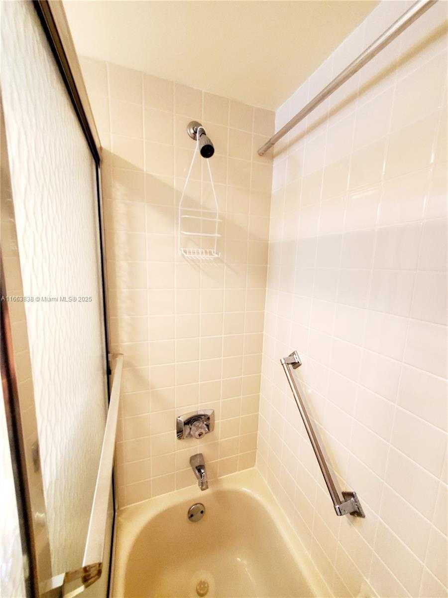 Small Image of 2941 NORTH NOB HILL RD #301, Sunrise Number 26