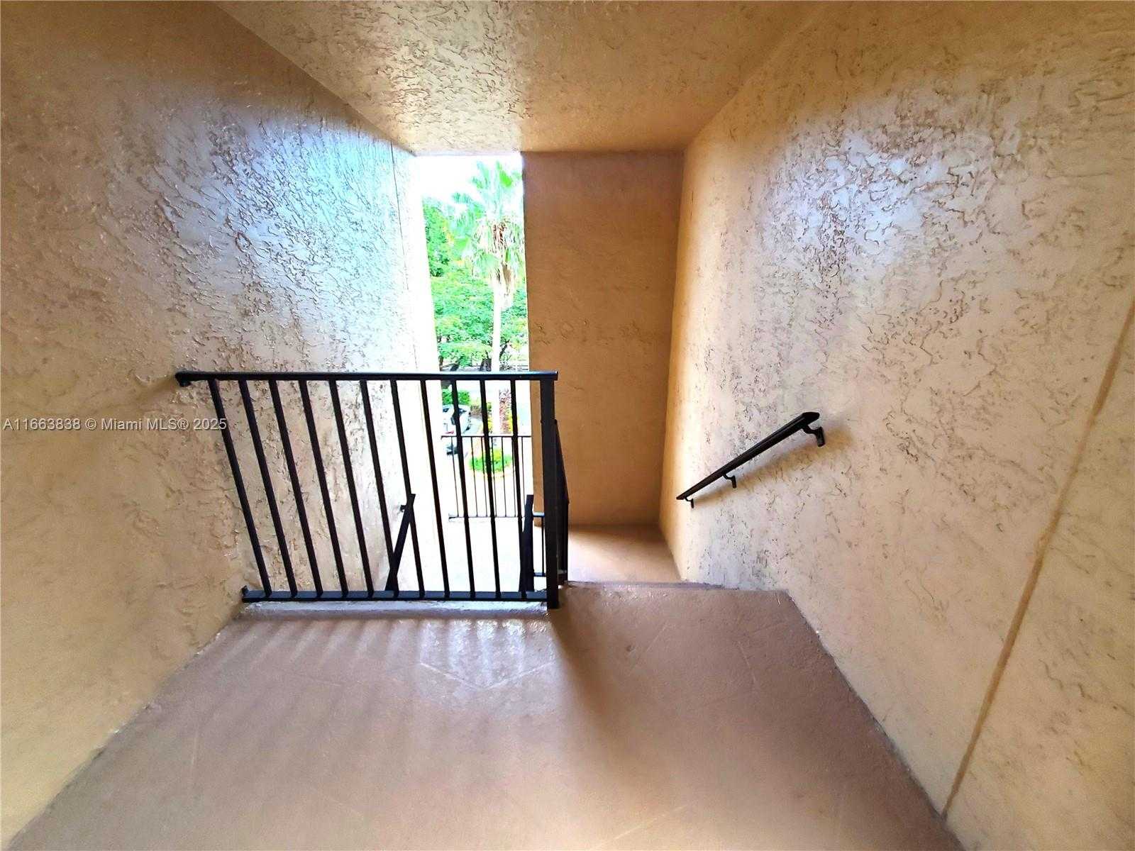 Small Image of 2941 NORTH NOB HILL RD #301, Sunrise Number 39