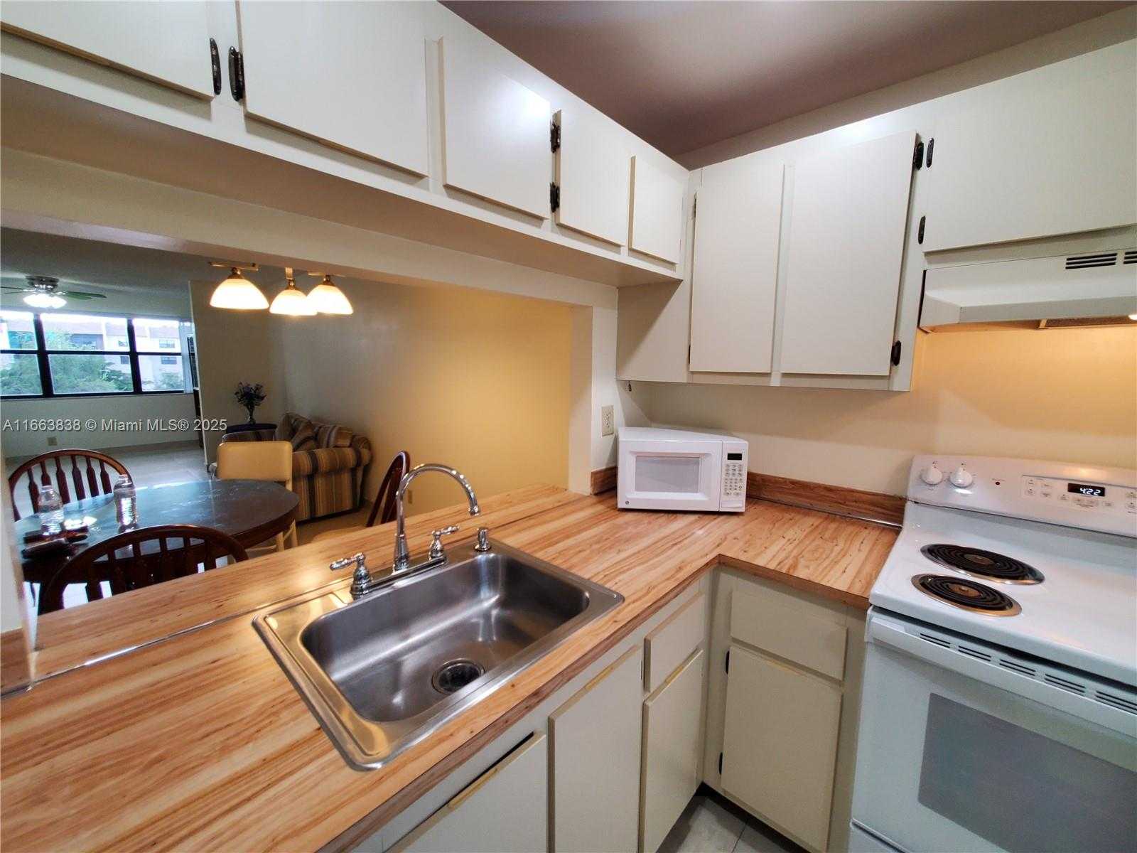 Small Image of 2941 NORTH NOB HILL RD #301, Sunrise Number 9