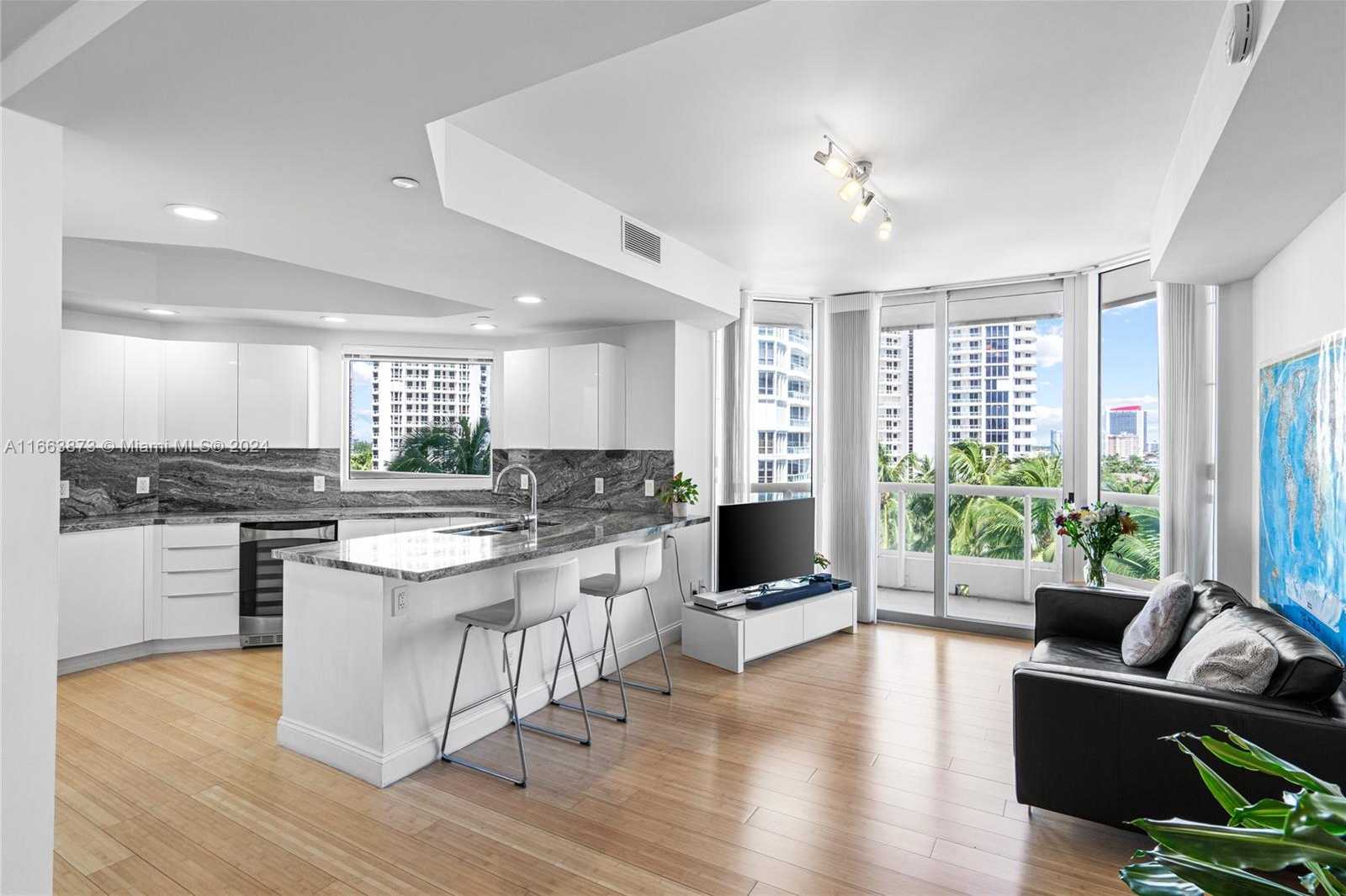 Small Image of 21050 POINT PL #904, Aventura Number 19