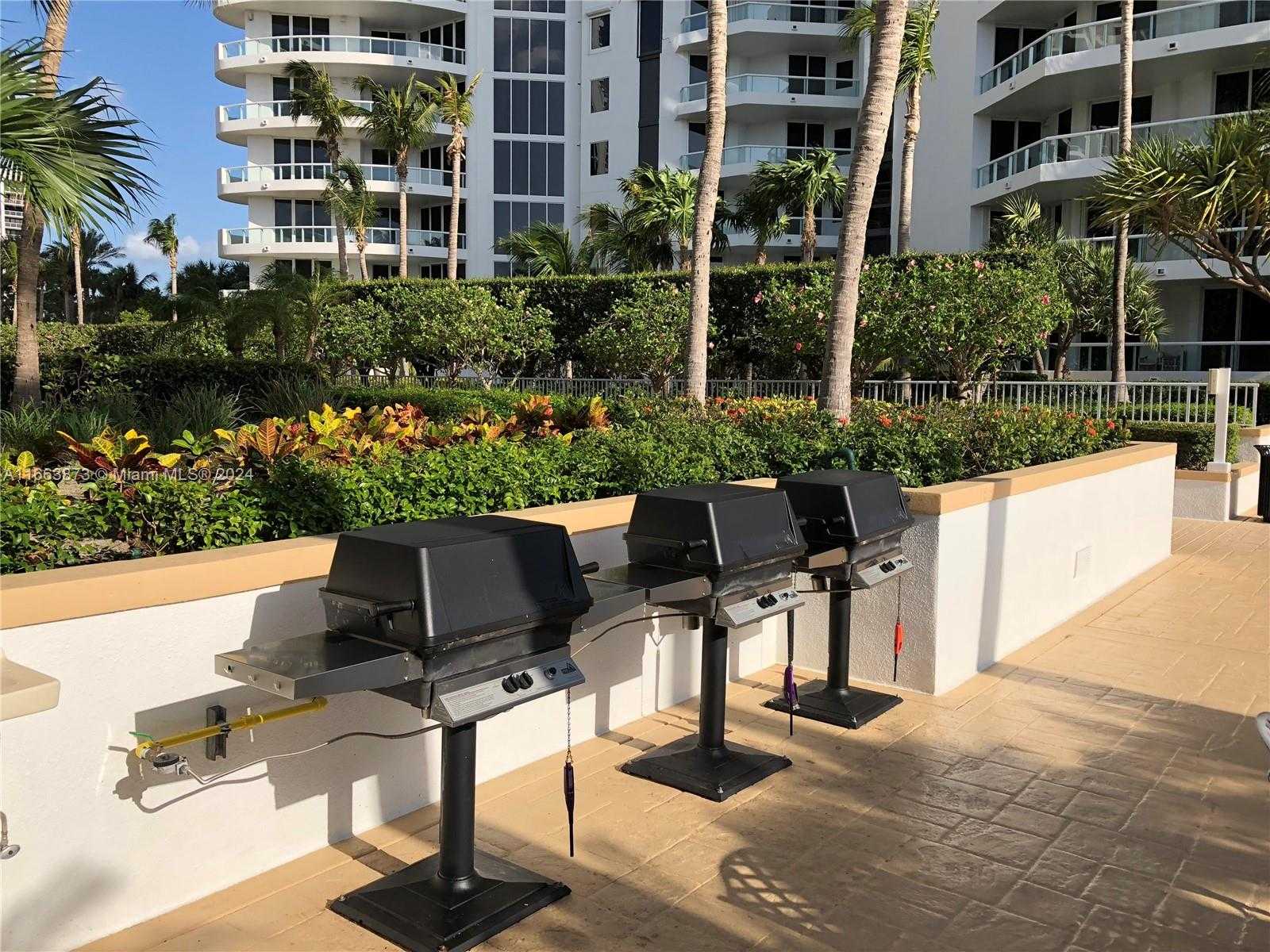 Small Image of 21050 POINT PL #904, Aventura Number 49