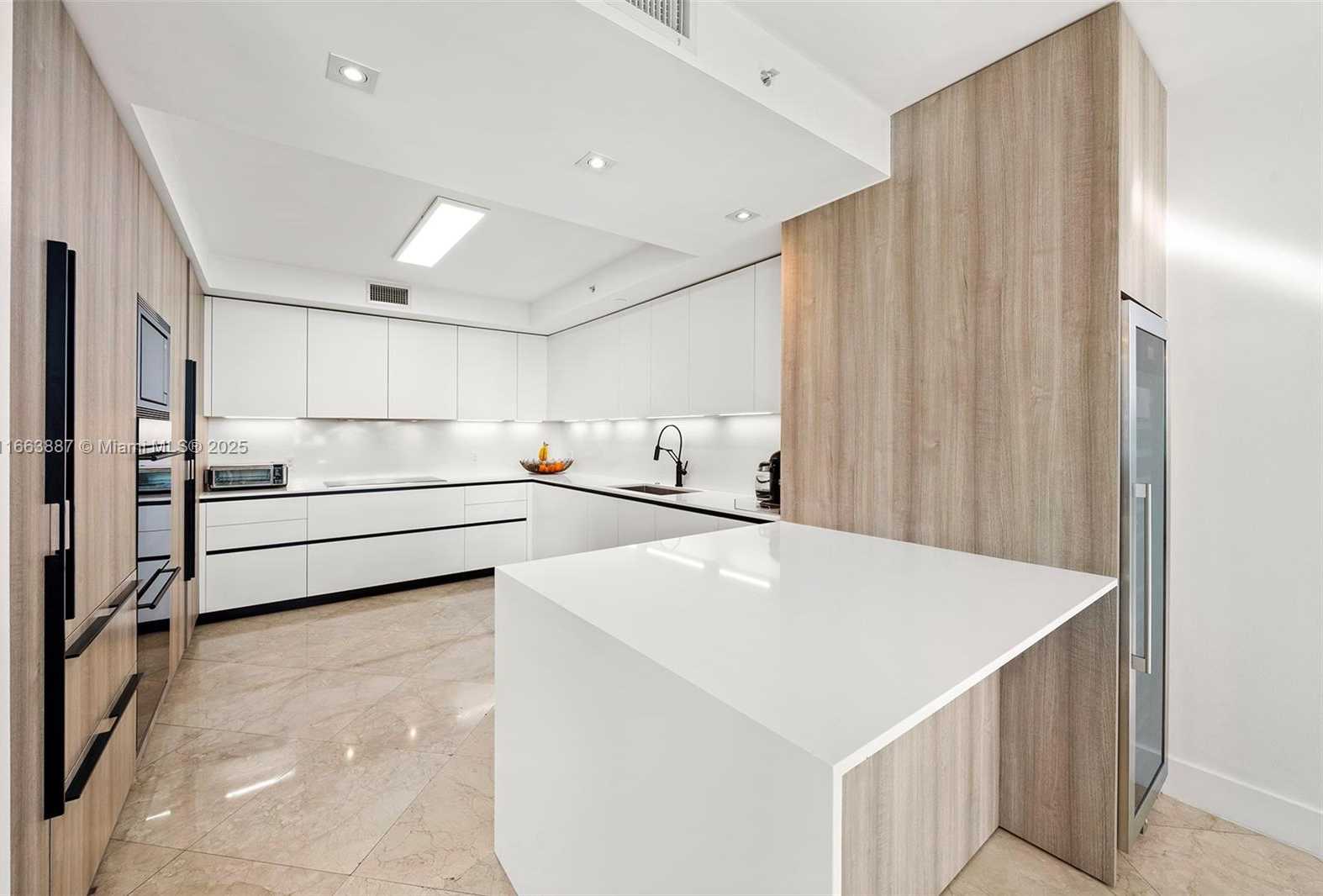 Small Image of 3201 NORTH EAST 183RD ST #GS3107, Aventura Number 6