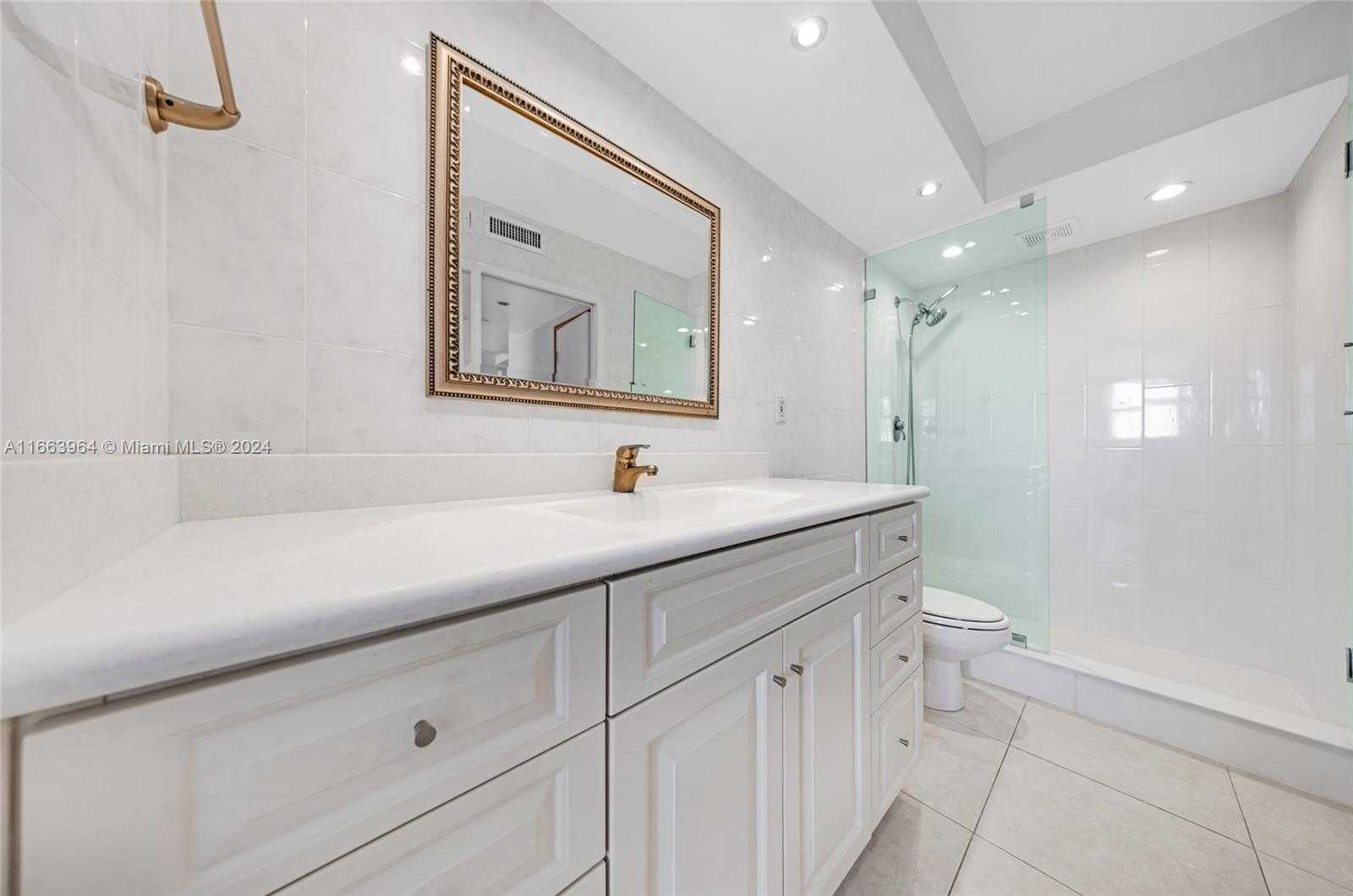 Small Image of 465 OCEAN DRIVE #619, Miami Beach Number 16