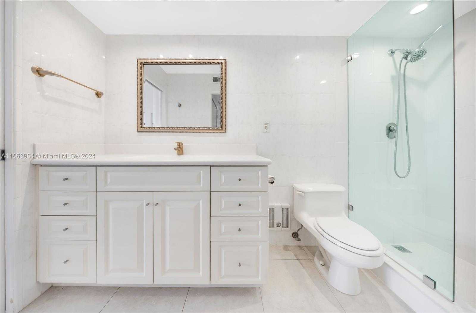 Small Image of 465 OCEAN DRIVE #619, Miami Beach Number 5